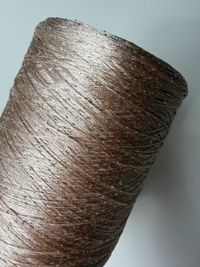 Lentejuelas micro, color beige, cono de 1200 g