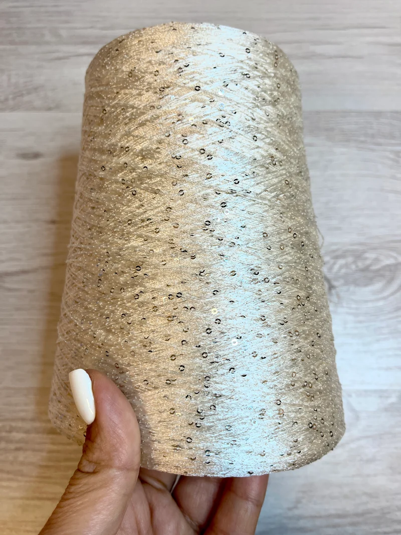 Mezcla de lentejuelas (plata sobre beige)