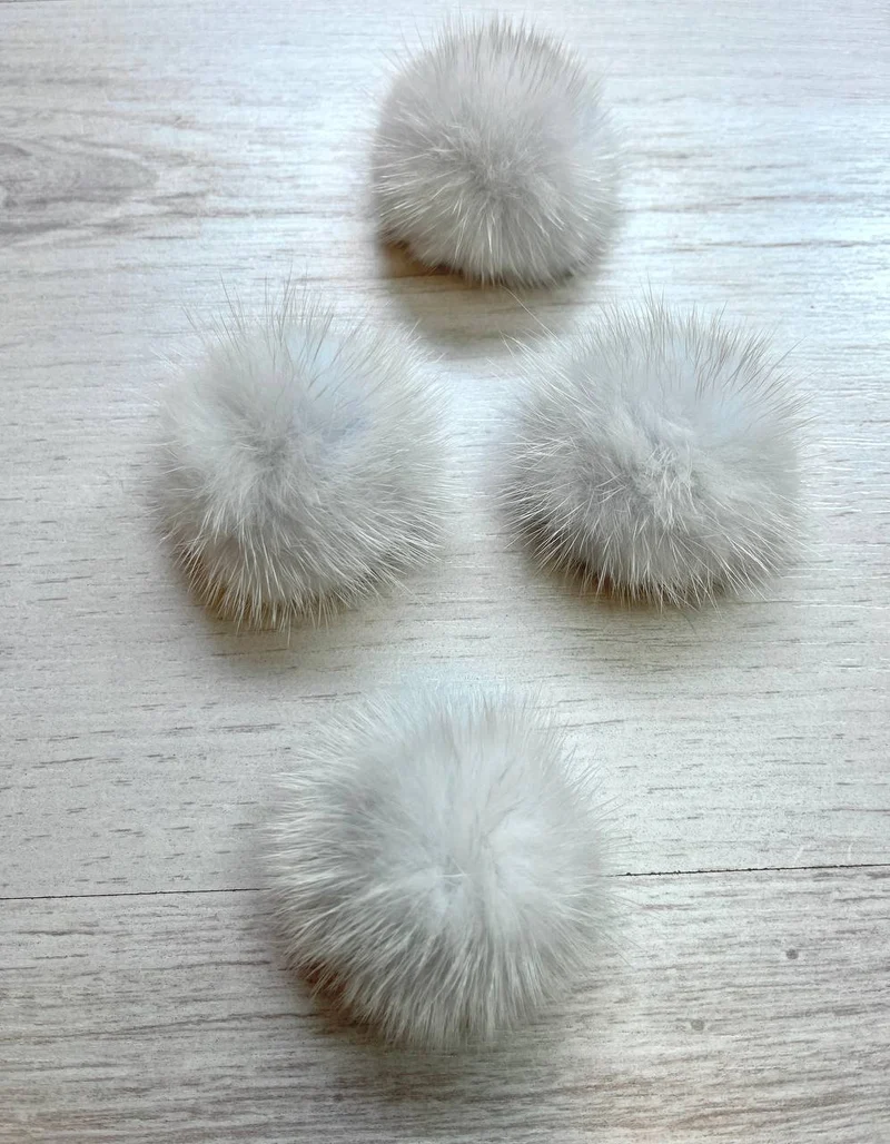 Pompón de piel de visón 100% natural (gris claro)
