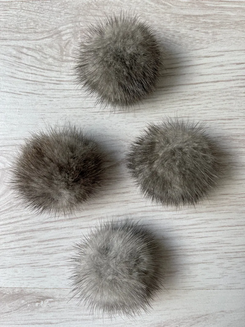 Pompón de Piel de Visón 100% Natural (gris)