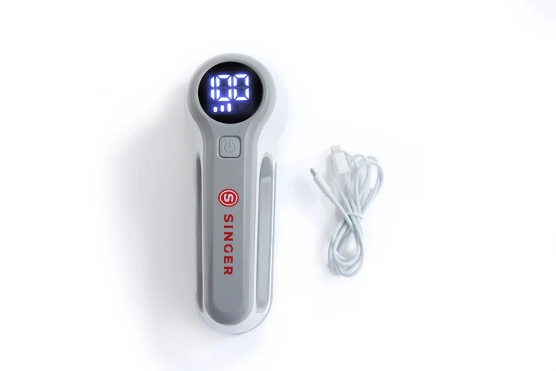 SINGER® Rechargeable Lint Remover