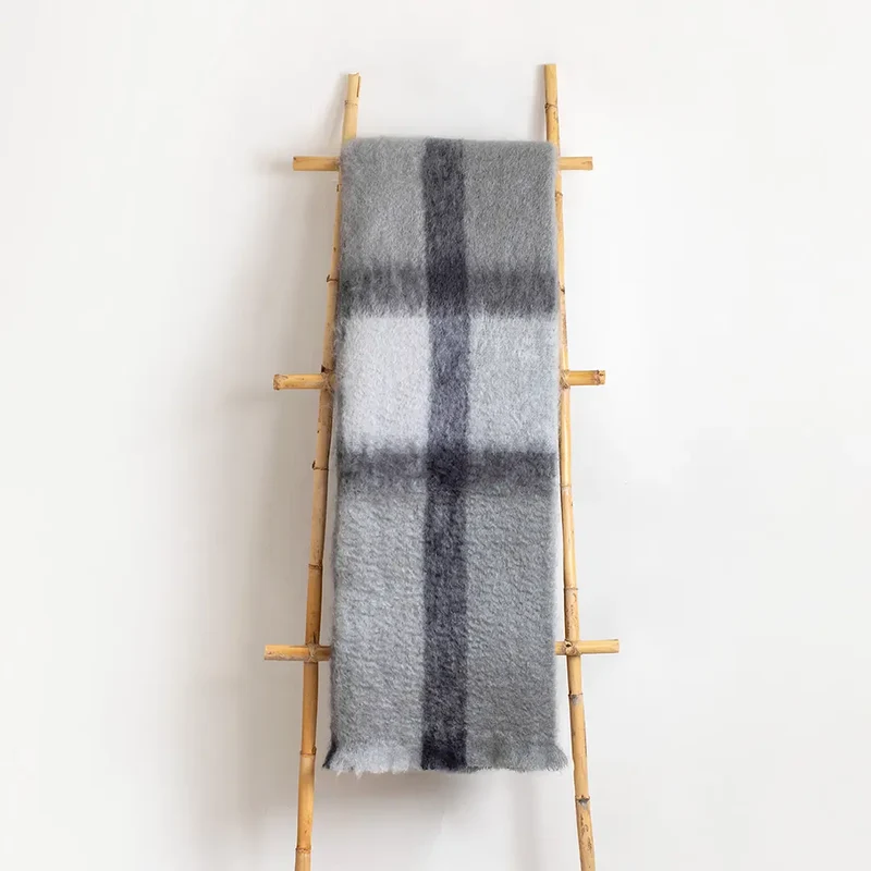 Manta Mohair Cuadros Azul y Gris