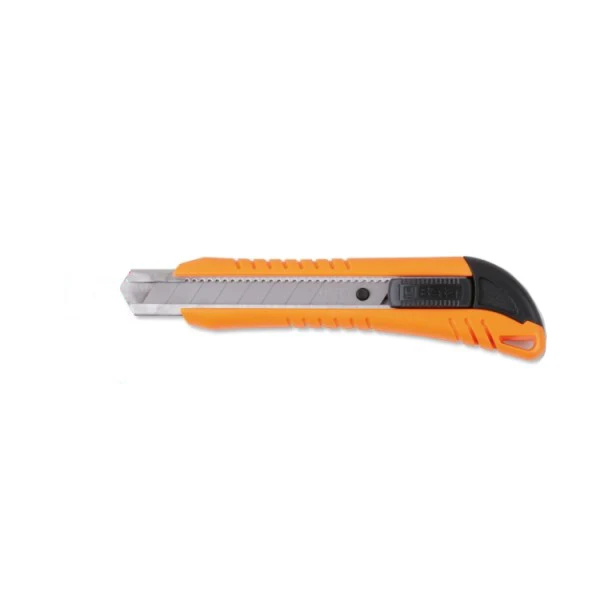 Cutter 18 mm con 3 hojas Beta 1771